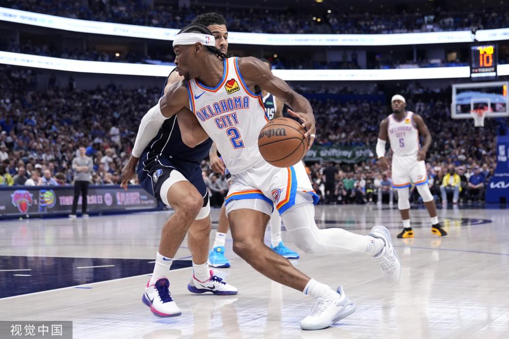 一名主教练 一名主教练